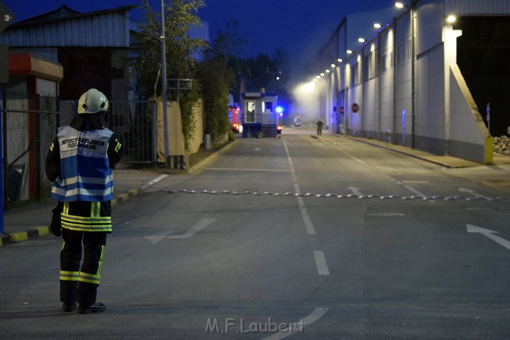 Feuer 2 AVG Koeln Rath Heumar Wikingerstr P002.JPG - Miklos Laubert